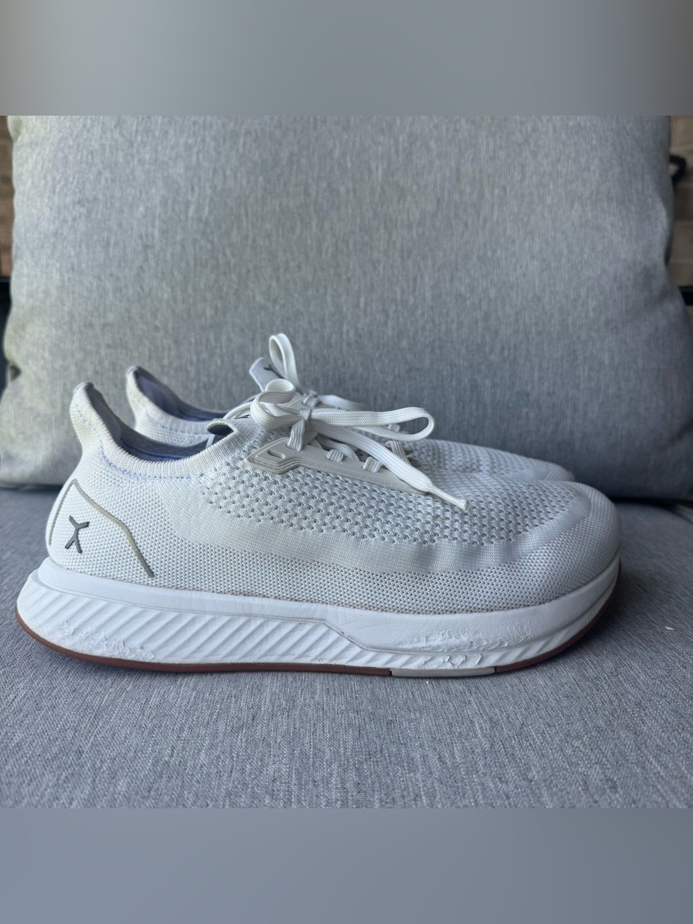 Flux Adapt shoes - men’s 8.5 / women’s size 11